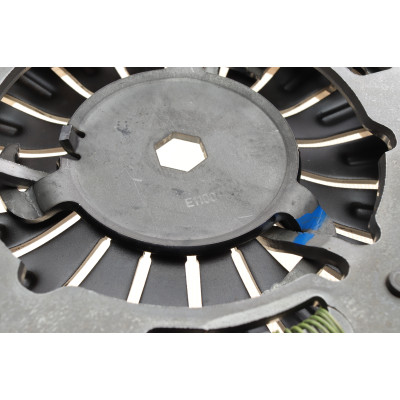 Комплект зчеплення BMW 3 (E90)/5 (E60/F10)/X3 (E83) 04-16, N20/N52/N53/M47