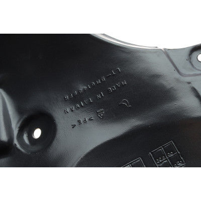 Підкрильник (передній) BMW 3 (F30) 11-18 (R)