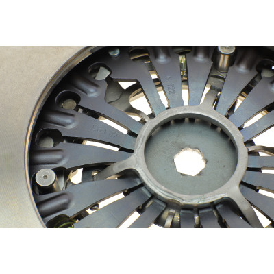 Комплект зчеплення BMW 3 (E46)/X3 (E83) 00-06 (d=240mm) M54/M47