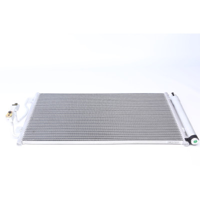 Радіатор кондиціонера BMW 1(F20)/2(F22)/3(F30)/4(F32) 10-