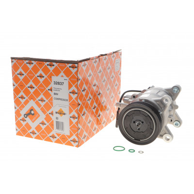 Компресор кондиціонера BMW 3 (E90) 2.0d/d xDrive (N47) 04- (6PK/d=110mm) Компресор кондиціонера BMW 3 (E90) 2.0d/d xDrive (N47) 04- (6PK/d=110mm)